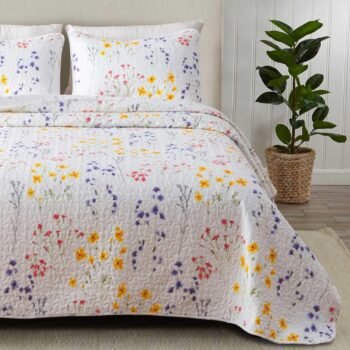 3 Piece Quilt Set with Shams. Reversible Floral Bedspread Coverlet. Machine Washable. (Twin, Multi)